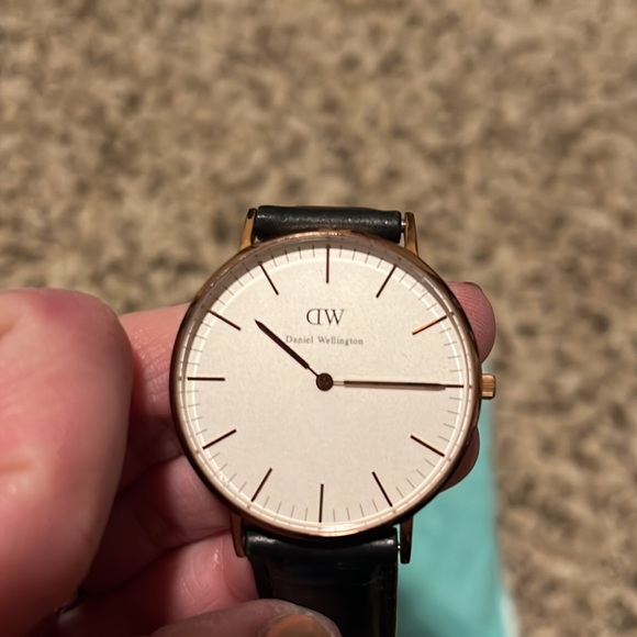 Daniel Wellington women’s watch - Picture 2 of 5